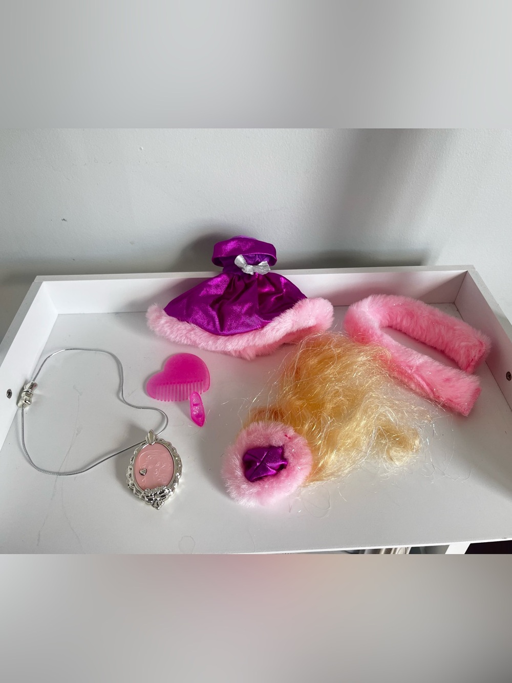 1994 Mattel Barbie Party Sparkle Gift Set - #67027 locket vintage toy